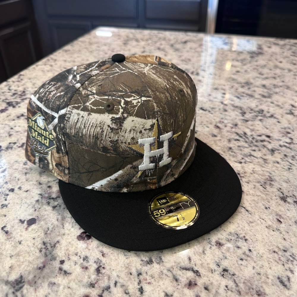 Exclusive fitted Houston Astros (E Cap City) Realtree Camo (sold out )